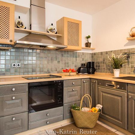 Ferienhaus Am Ufer - Ferienwohnung Strandsand ザスニッツ エクステリア 写真