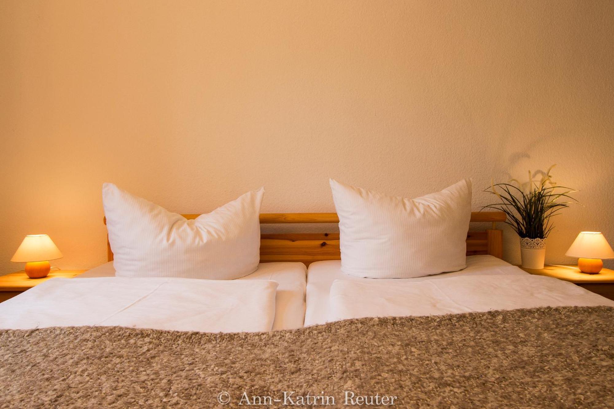 Ferienhaus Am Ufer - Ferienwohnung Strandsand ザスニッツ エクステリア 写真